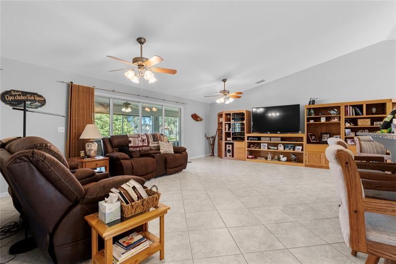 1069 9th Street, Okeechobee, FL 34974 Photo
