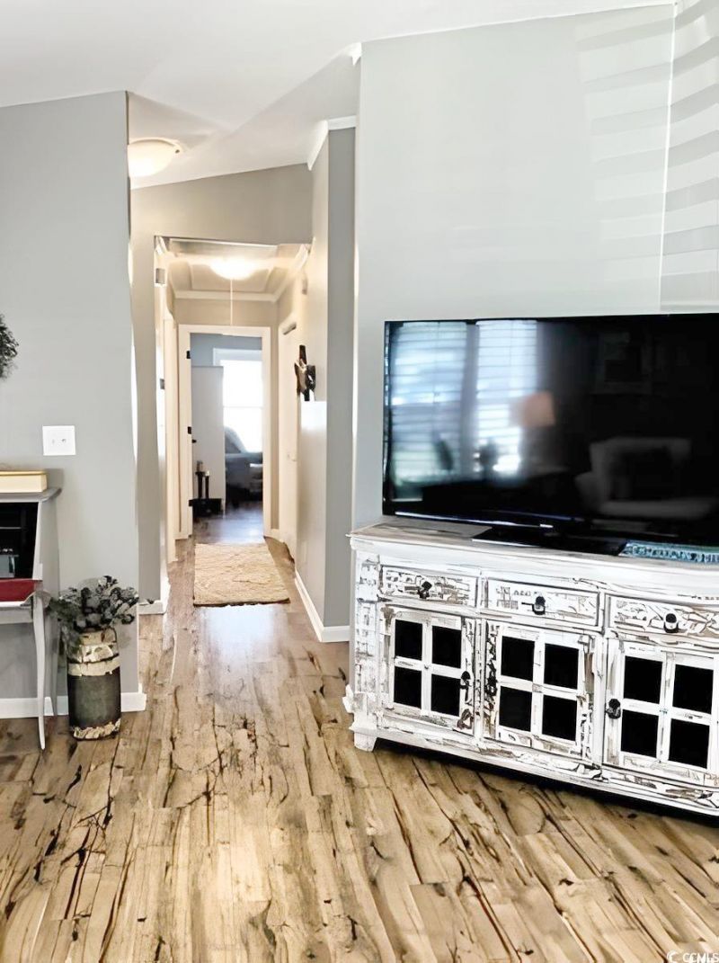 634 Cypress Ln. Photo 8