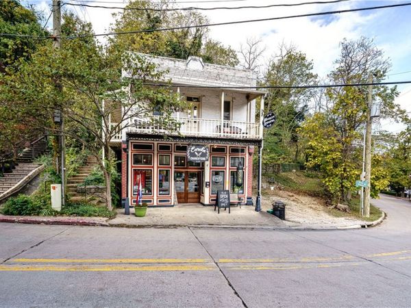 50 Main Street, Eureka Springs, AR 72632
