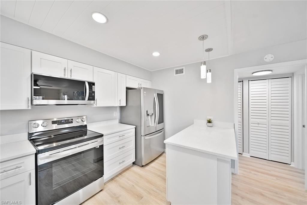 16881 Davis Rd, Unit 721, Fort Myers, FL 33908 Photo