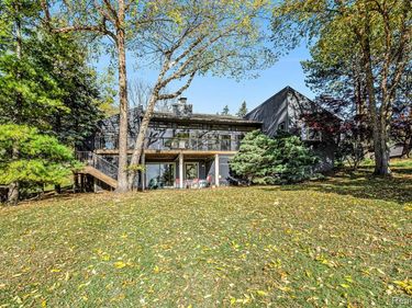 2501 Doleman Drive, West Bloomfield Twp, MI 48324