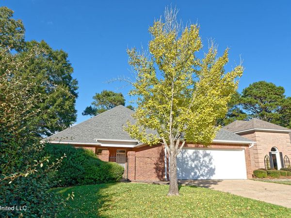 902 Oak Trail, Canton, MS 39046