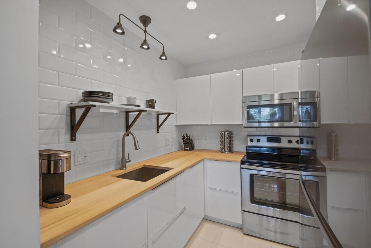 900 Atlantic Shores Boulevard, Unit 202, Hallandale Beach, FL 33009 Photo