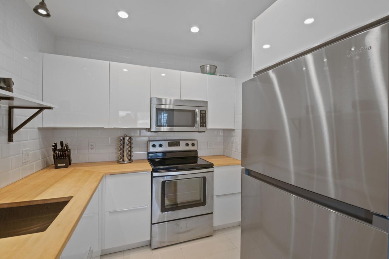 900 Atlantic Shores Boulevard, Unit 202, Hallandale Beach, FL 33009 Photo