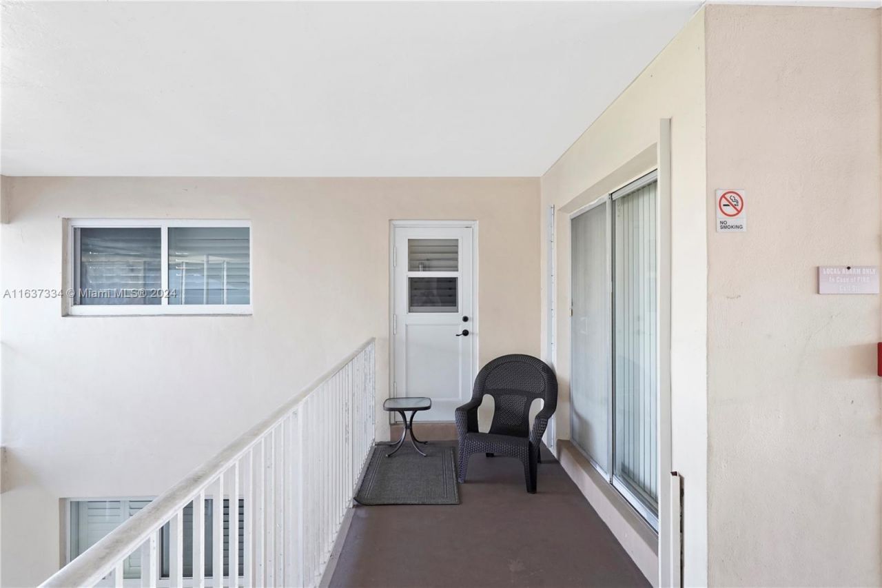 900 Atlantic Shores Boulevard, Unit 202, Hallandale Beach, FL 33009 Photo