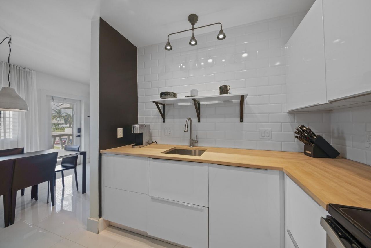 900 Atlantic Shores Boulevard, Unit 202, Hallandale Beach, FL 33009 Photo