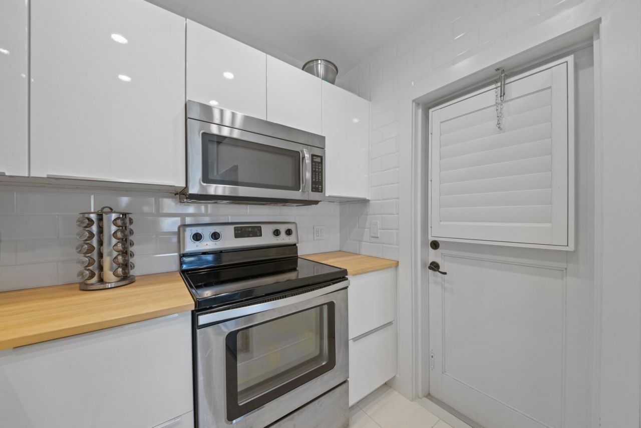 900 Atlantic Shores Boulevard, Unit 202, Hallandale Beach, FL 33009 Photo