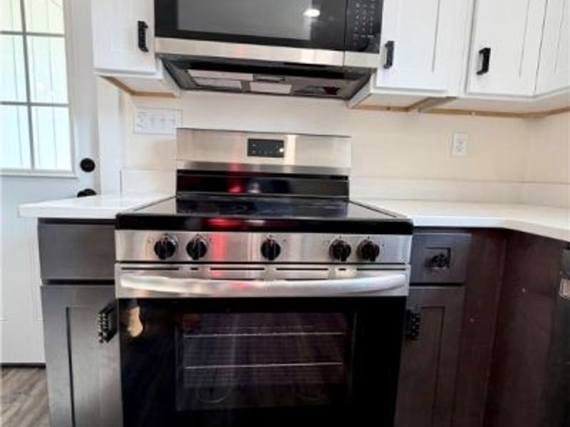 1221 Dover Avenue, Dover, OH 44622 Photo 7