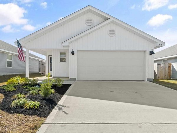 5252 Peach Dr, Pace, FL 32571