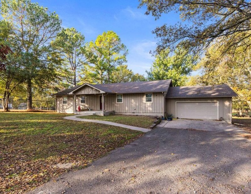 37171 S 4450 Road Vinita, OK 74301