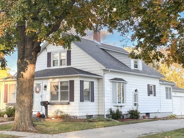 102 S Jackson Street, Morrison, IL 61270