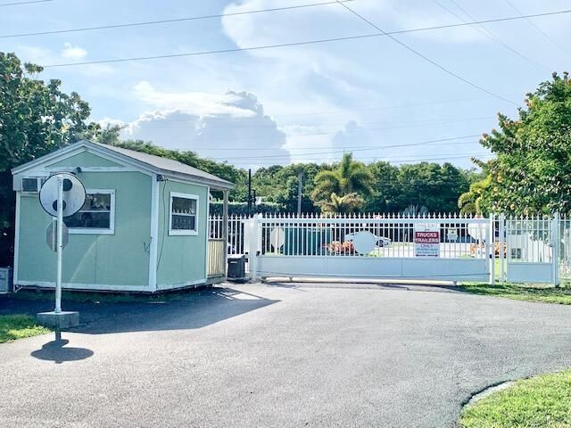 818 S Emerald Drive, Key Largo, FL 33037 Photo