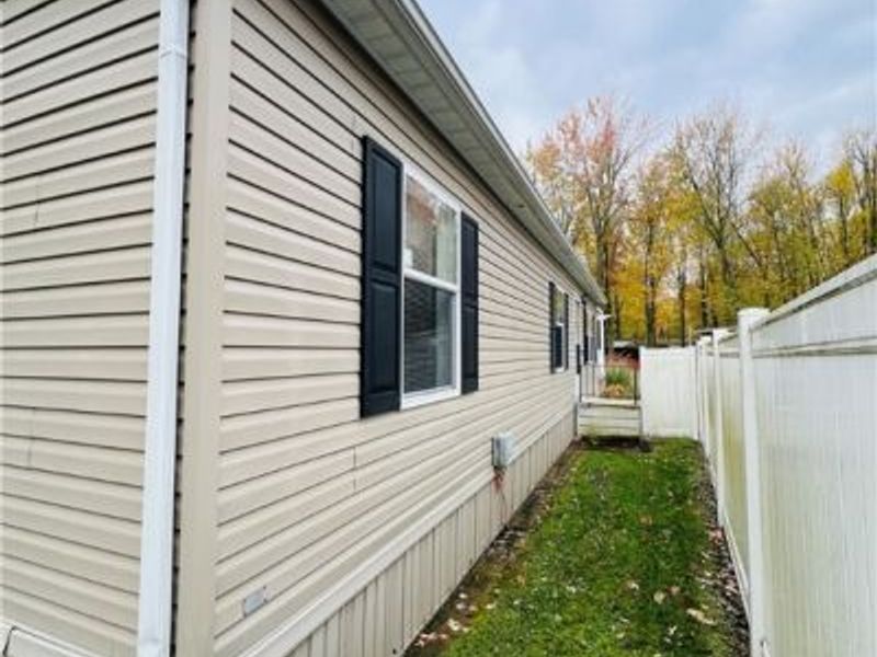 268 Twin Lakes, Elyria, OH 44035 Photo 7