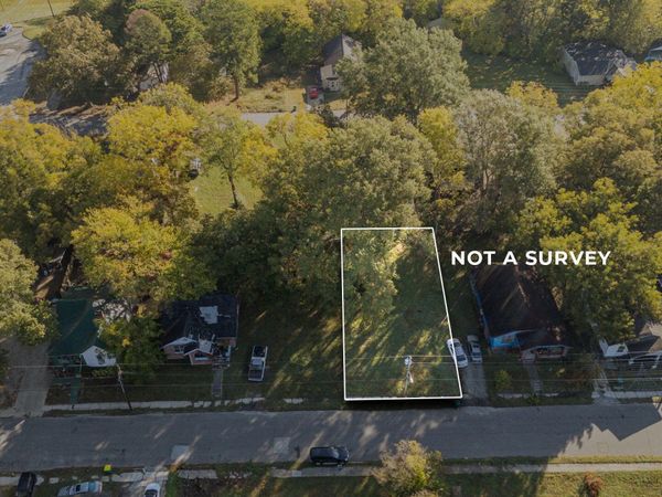 130 Elizabeth Street , Jackson, TN 38301