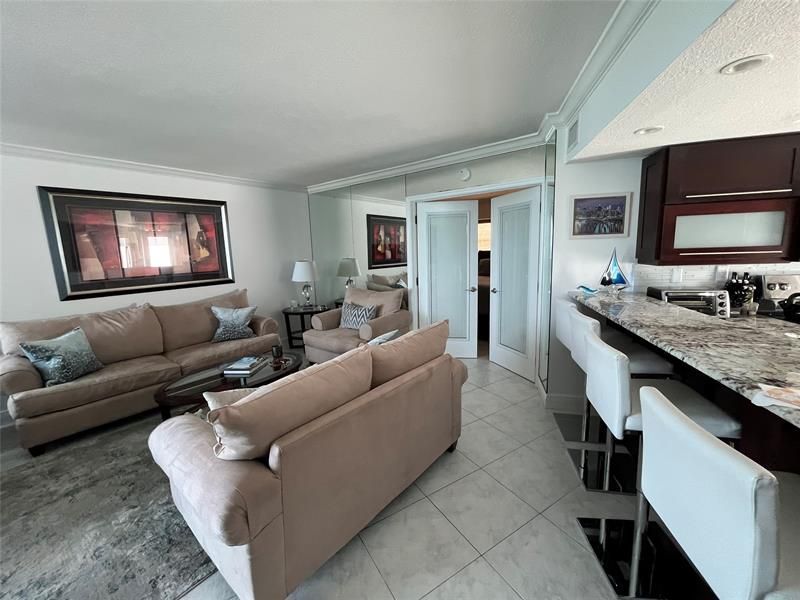 333 NE 21st Avenue, Unit 904, Deerfield Beach, FL 33441 Photo