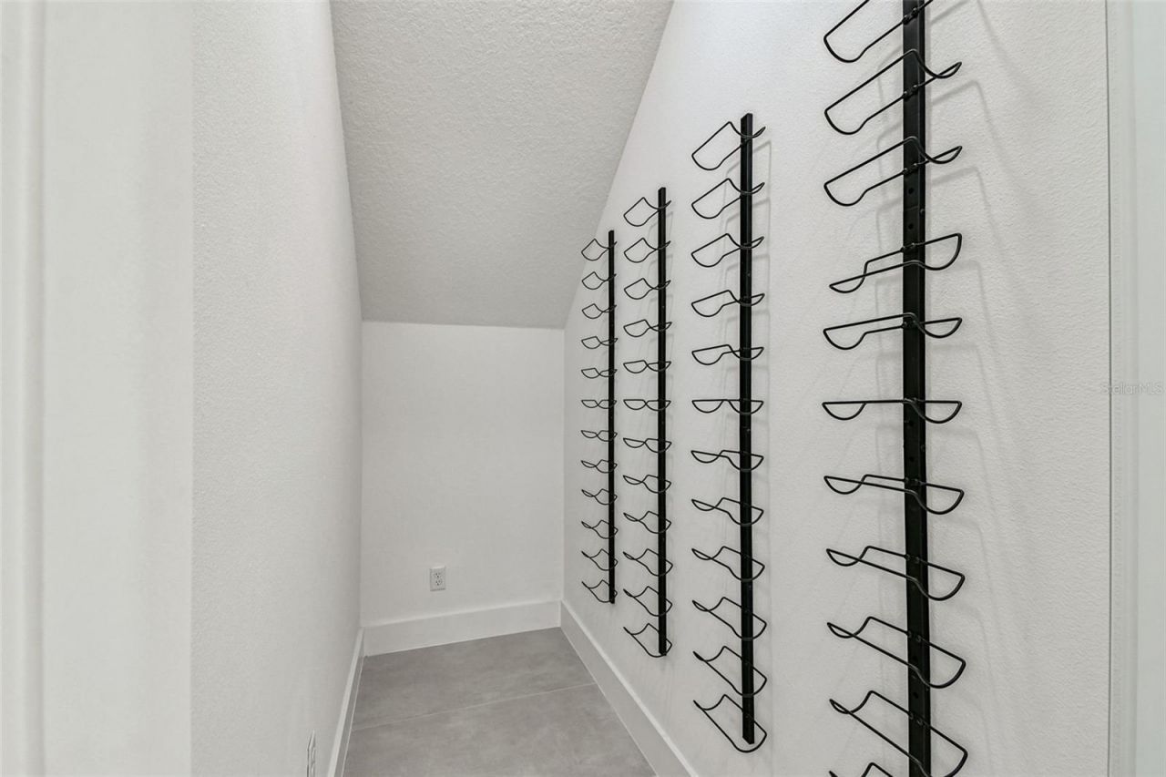 3017 W Spruce Street, Tampa, FL 33607 Photo