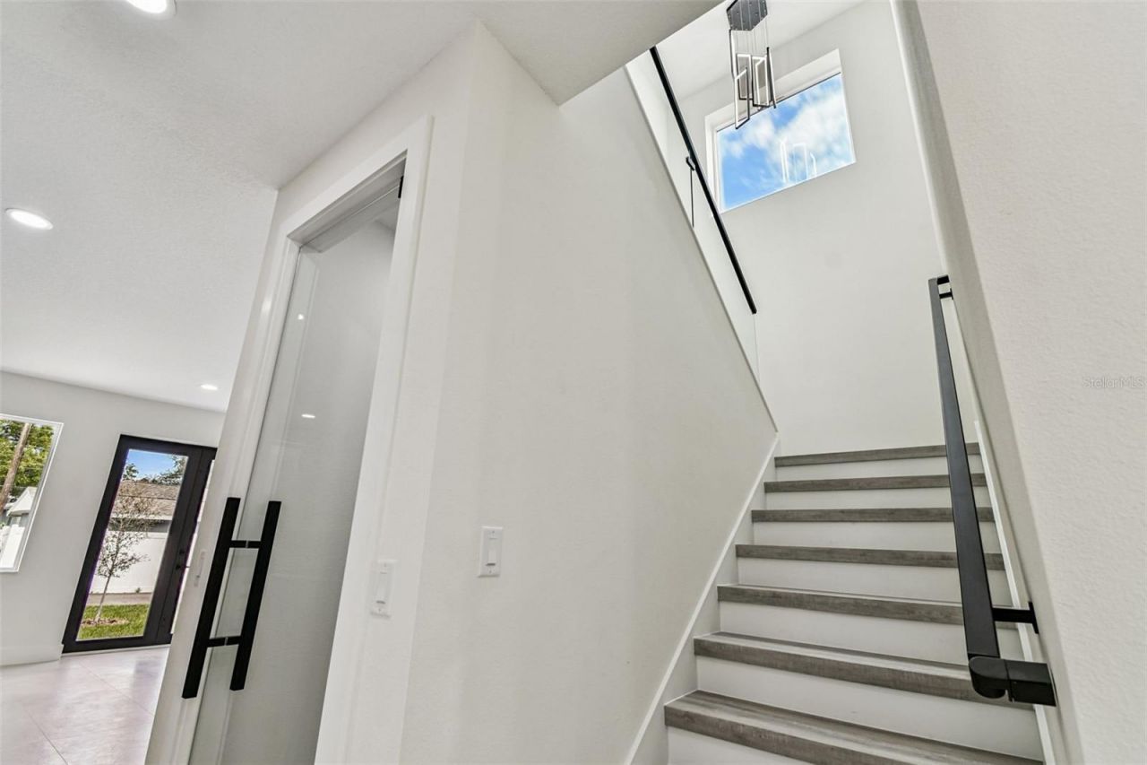 3017 W Spruce Street, Tampa, FL 33607 Photo