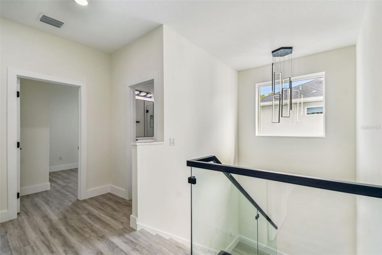 3017 W Spruce Street, Tampa, FL 33607 Photo