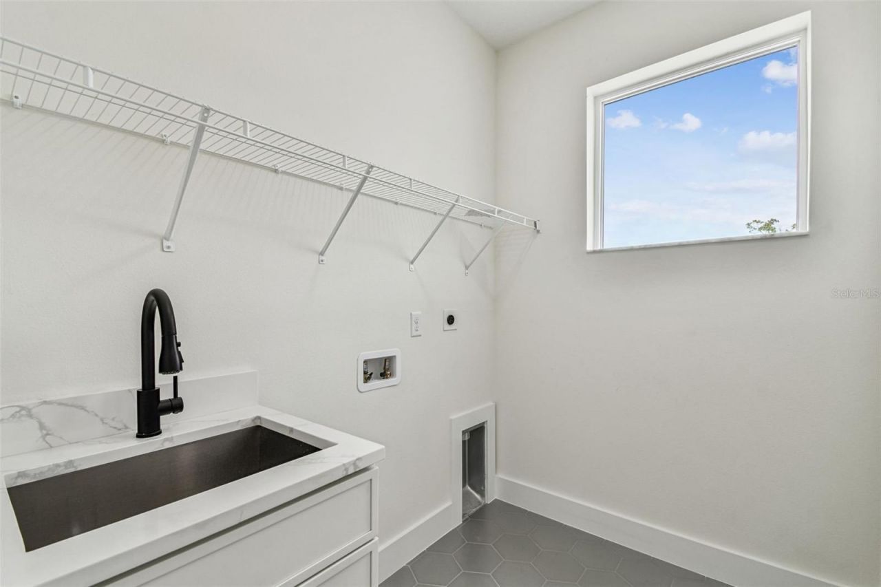 3017 W Spruce Street, Tampa, FL 33607 Photo