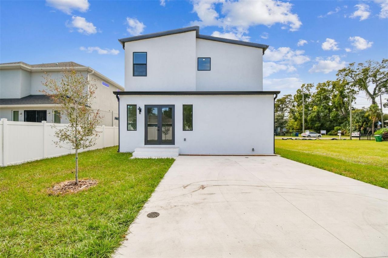 3017 W Spruce Street, Tampa, FL 33607 Photo