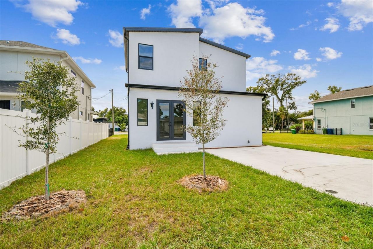 3017 W Spruce Street, Tampa, FL 33607 Photo