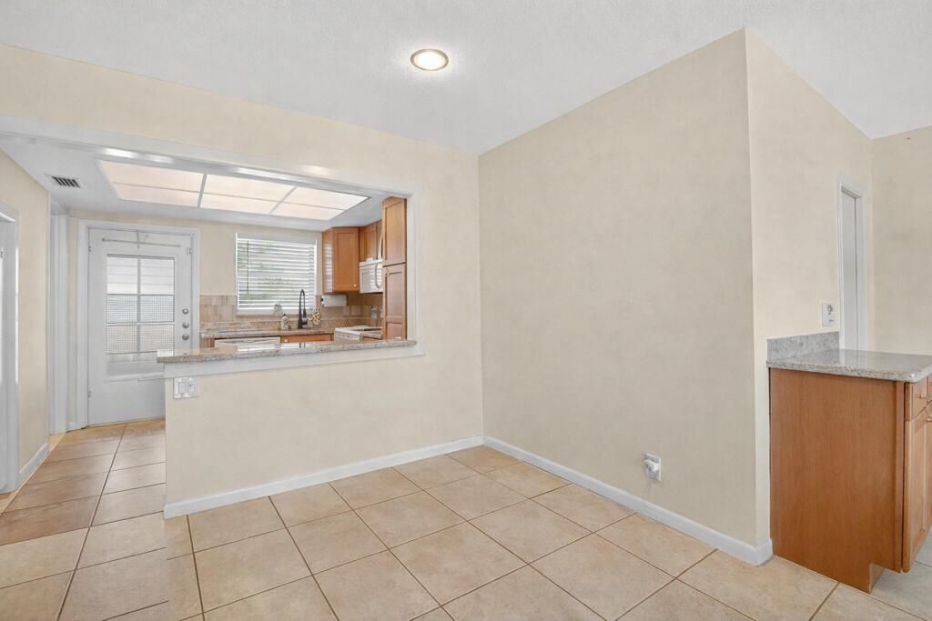 312 NE 17th Avenue, Unit 203, Boynton Beach, FL 33435 Photo