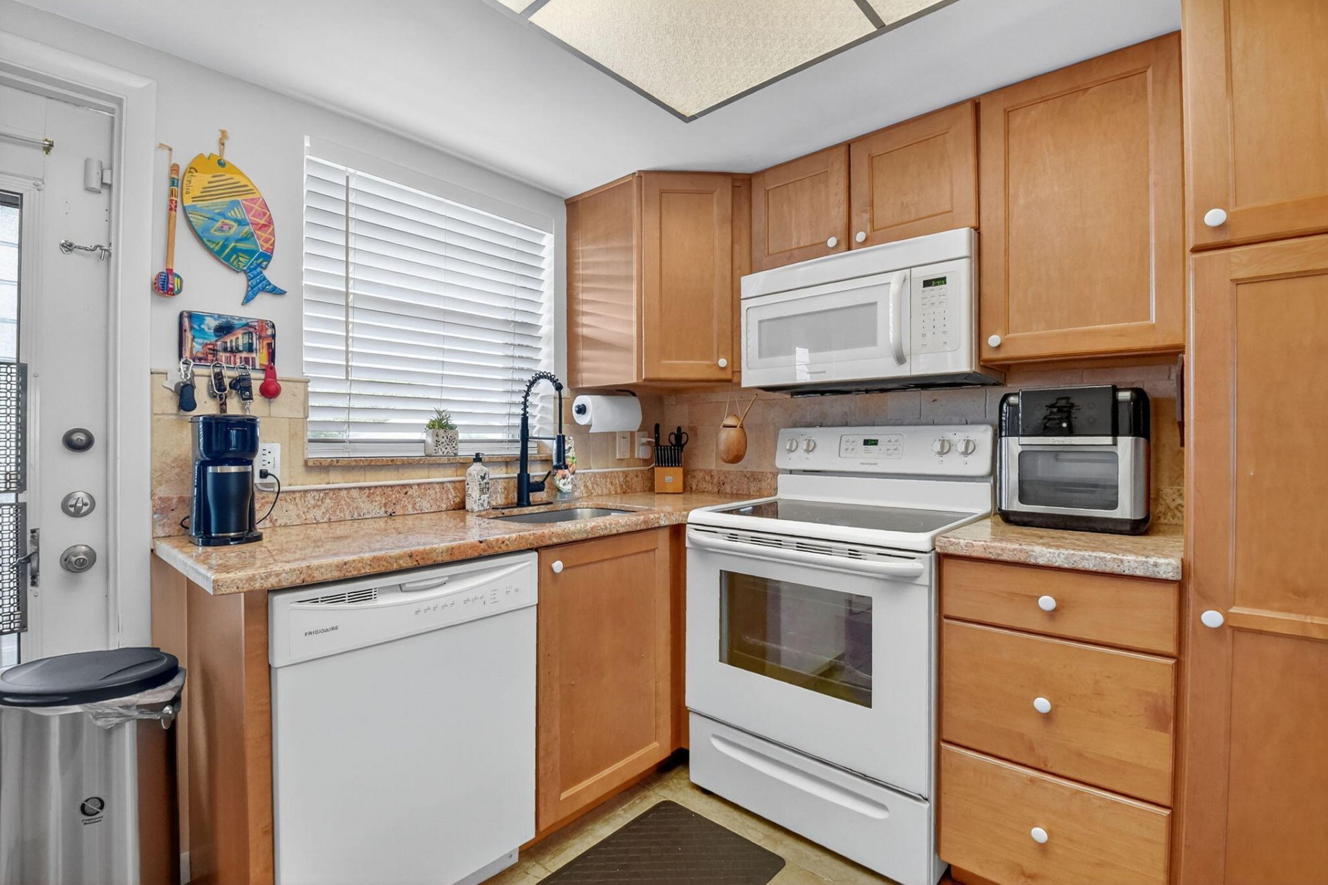 312 NE 17th Avenue, Unit 203, Boynton Beach, FL 33435 Photo