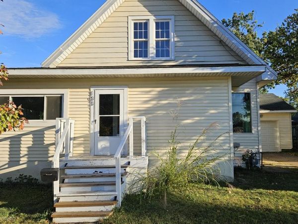 103 E Maple Street, Three Oaks, MI 49128
