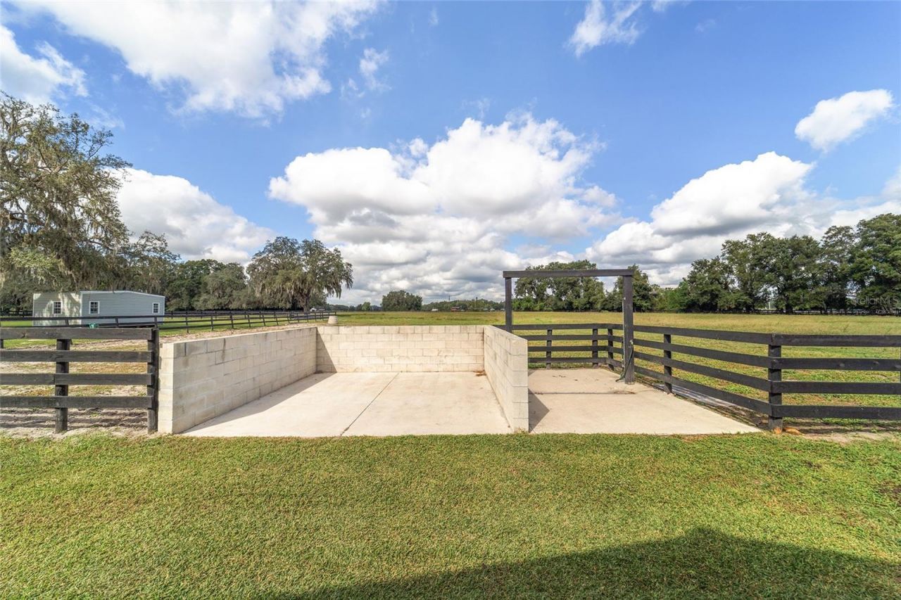 12943 County Road 245e, Oxford, FL 34484 Photo