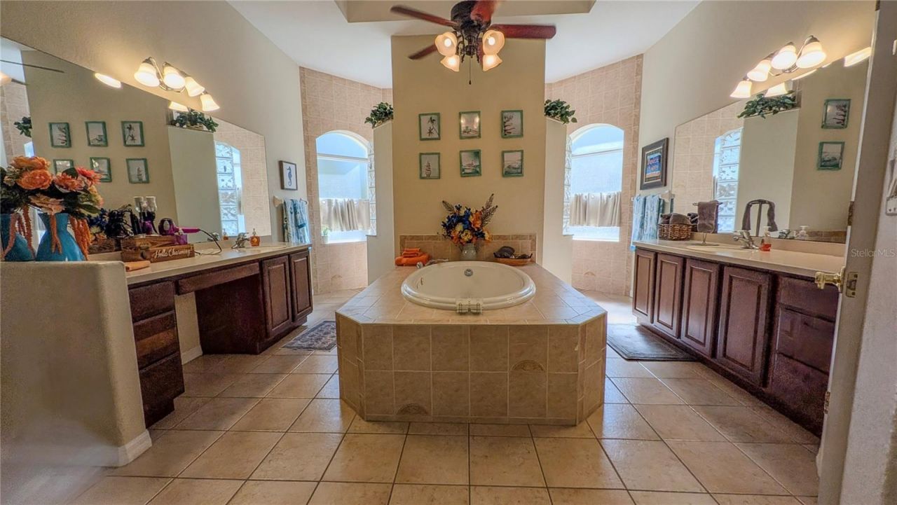 16475 Kids Ave, Weeki Wachee, FL 34614 Photo