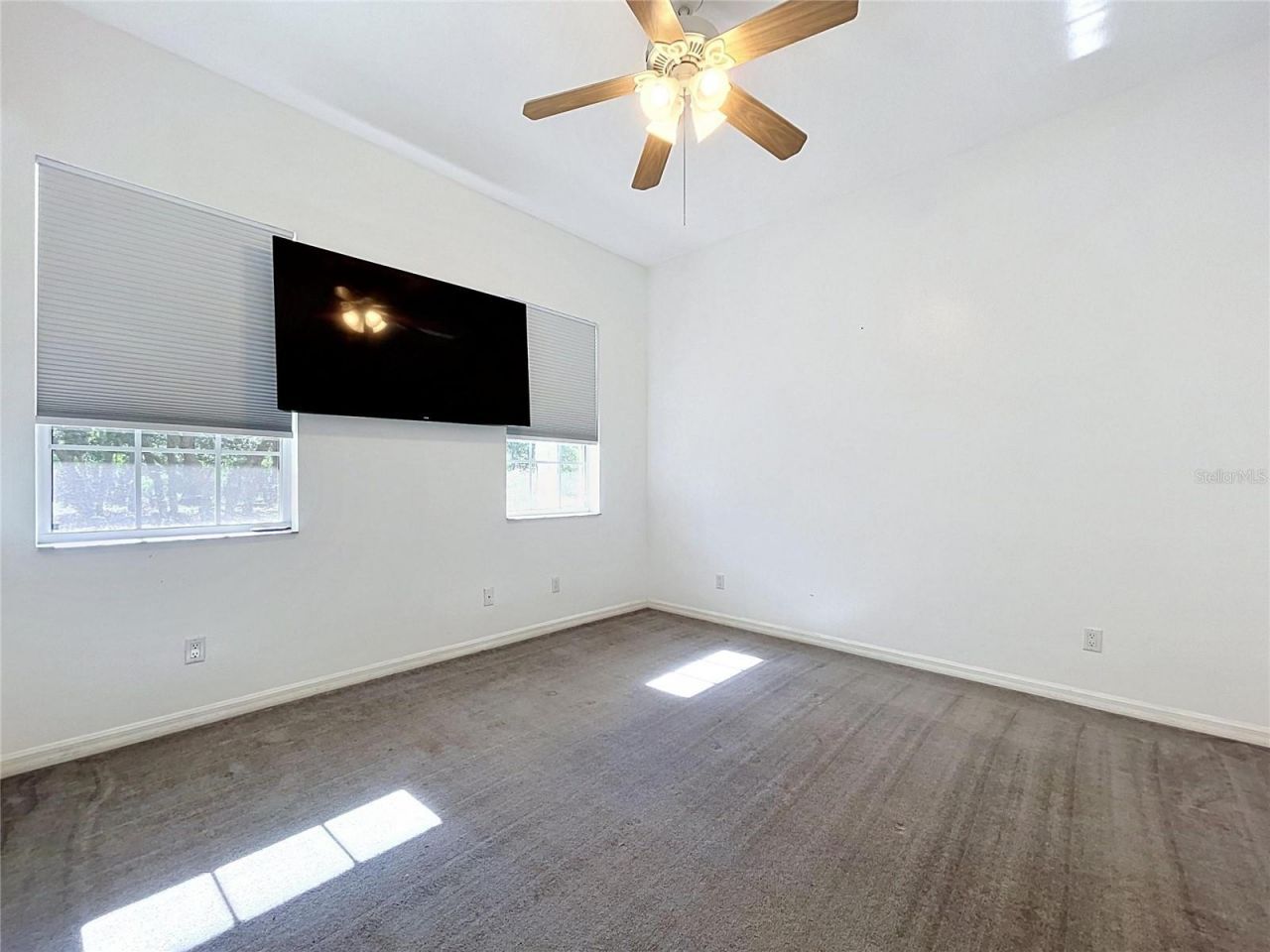 16475 Kids Ave, Weeki Wachee, FL 34614 Photo
