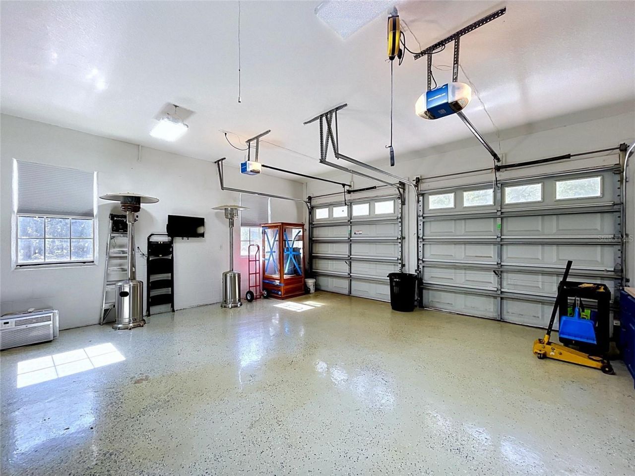 16475 Kids Ave, Weeki Wachee, FL 34614 Photo