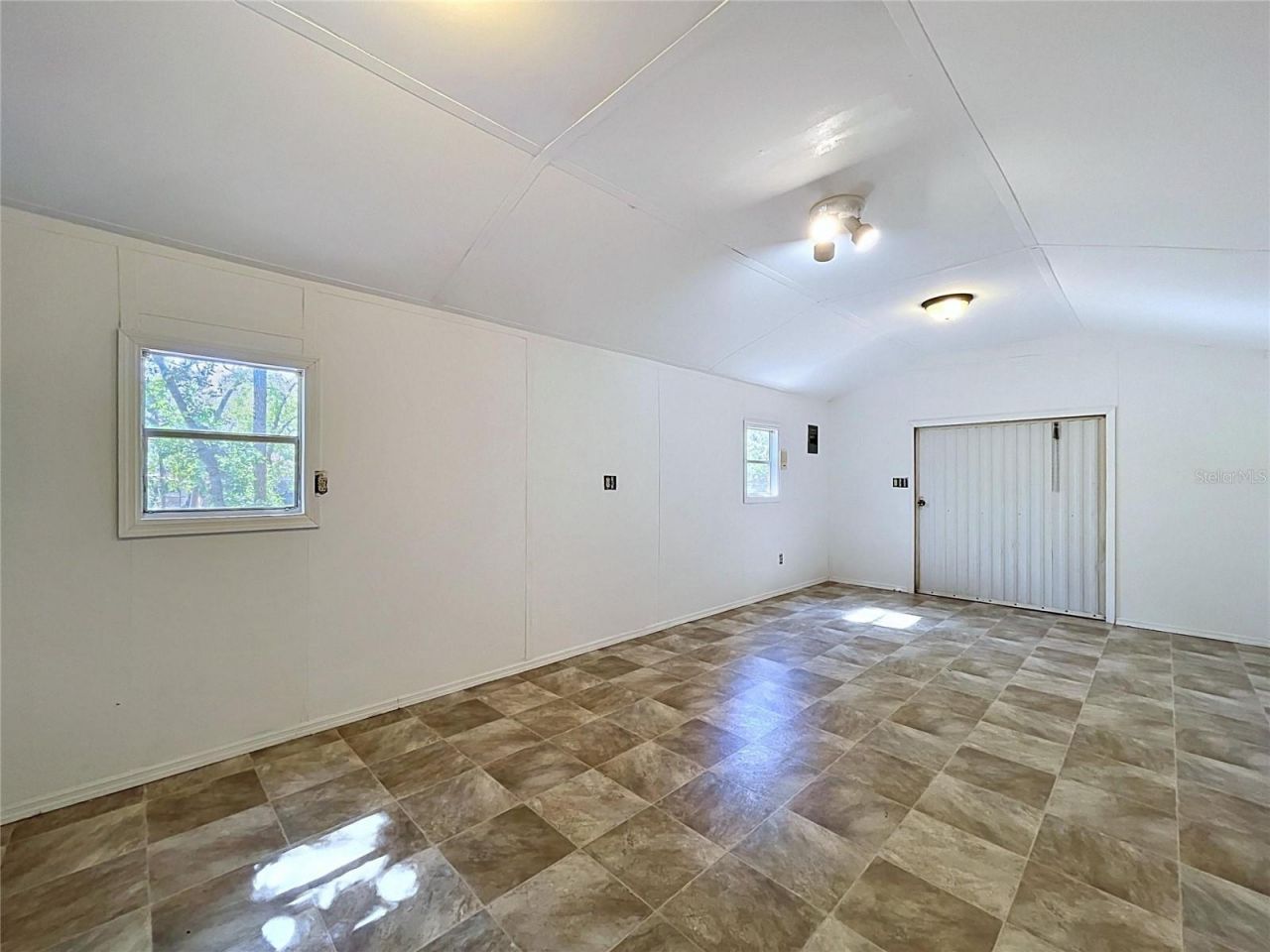 16475 Kids Ave, Weeki Wachee, FL 34614 Photo