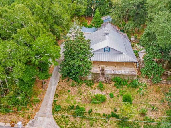 7619 Lakeside Dr, Milton, FL 32583