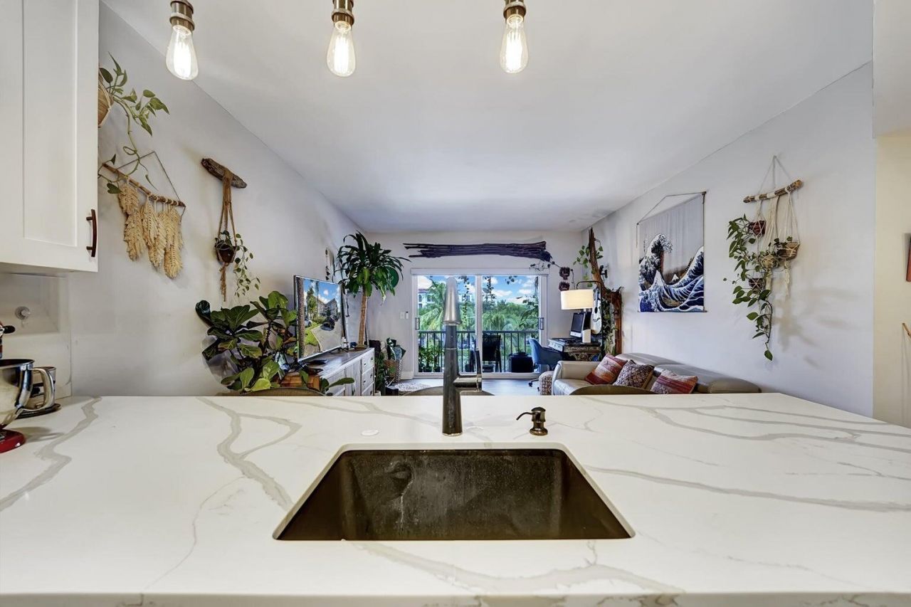 290 W Palmetto Park Road, Unit 411, Boca Raton, FL 33432 Photo