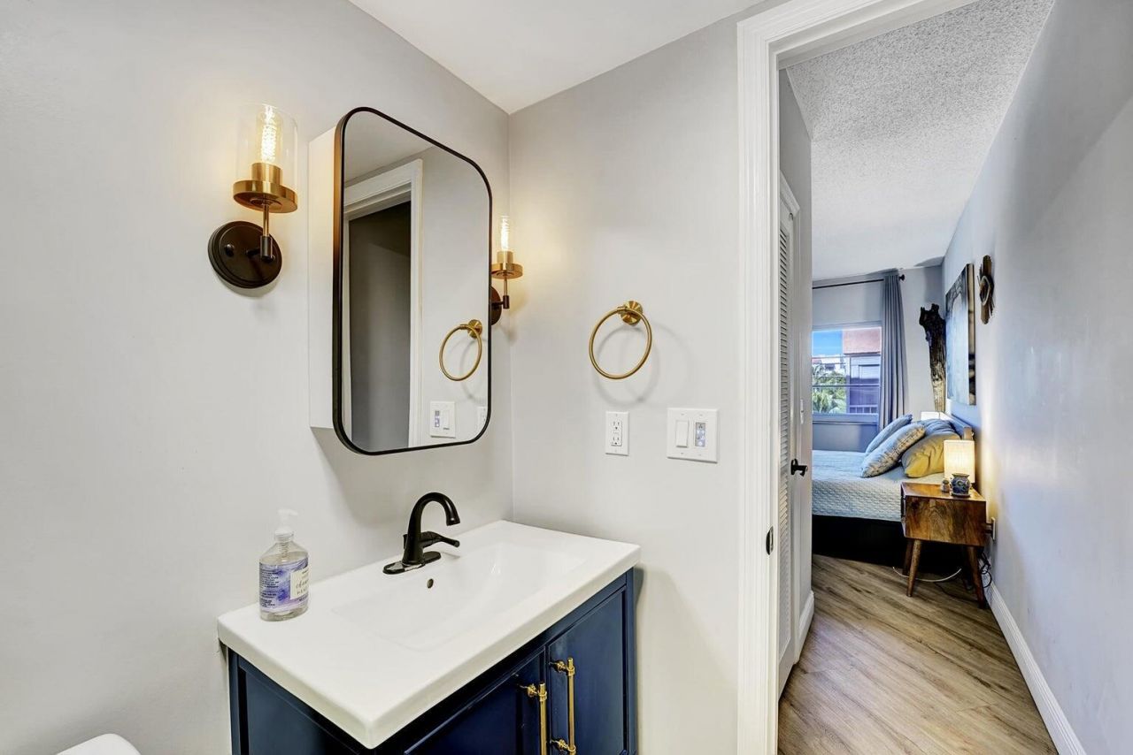 290 W Palmetto Park Road, Unit 411, Boca Raton, FL 33432 Photo