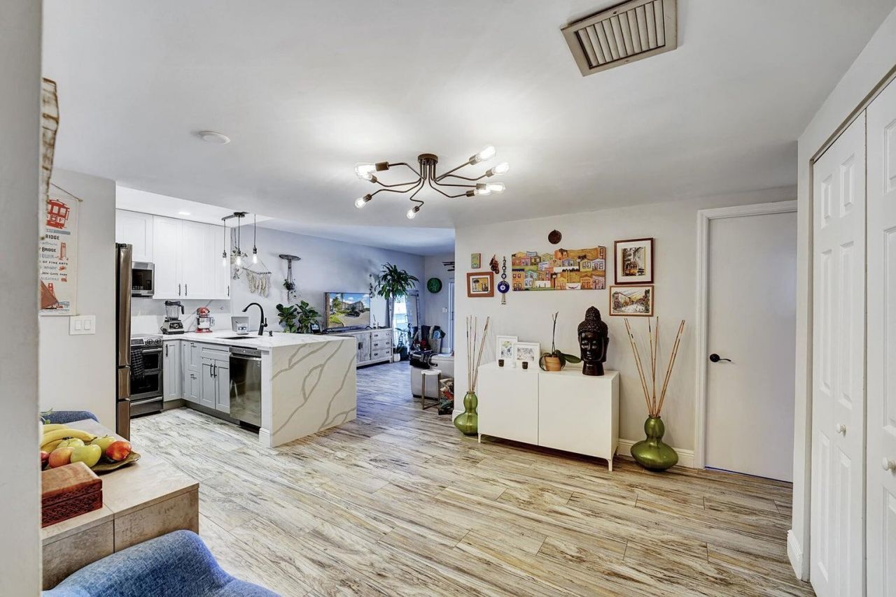 290 W Palmetto Park Road, Unit 411, Boca Raton, FL 33432 Photo