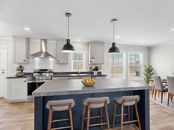 51 Airport Drive, Los Lunas, NM 87031