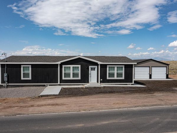 51 Airport Drive, Los Lunas, NM 87031