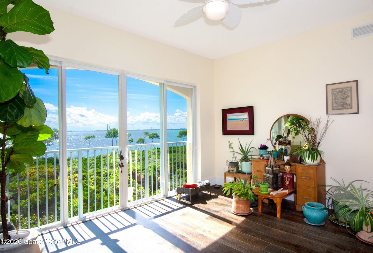 22 Harbour Isle Drive W, Unit 204, Fort Pierce, FL 34949 Photo