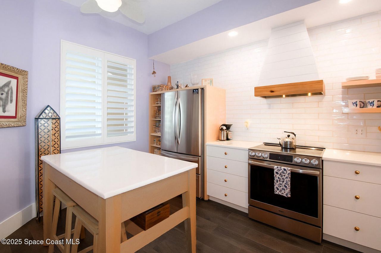 22 Harbour Isle Drive W, Unit 204, Fort Pierce, FL 34949 Photo