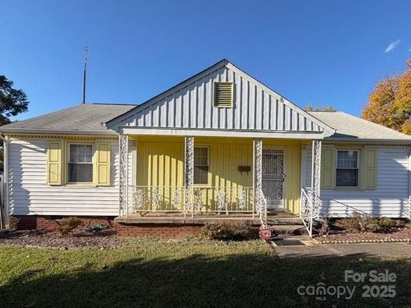 2126 Syracuse Drive, Charlotte, NC 28216