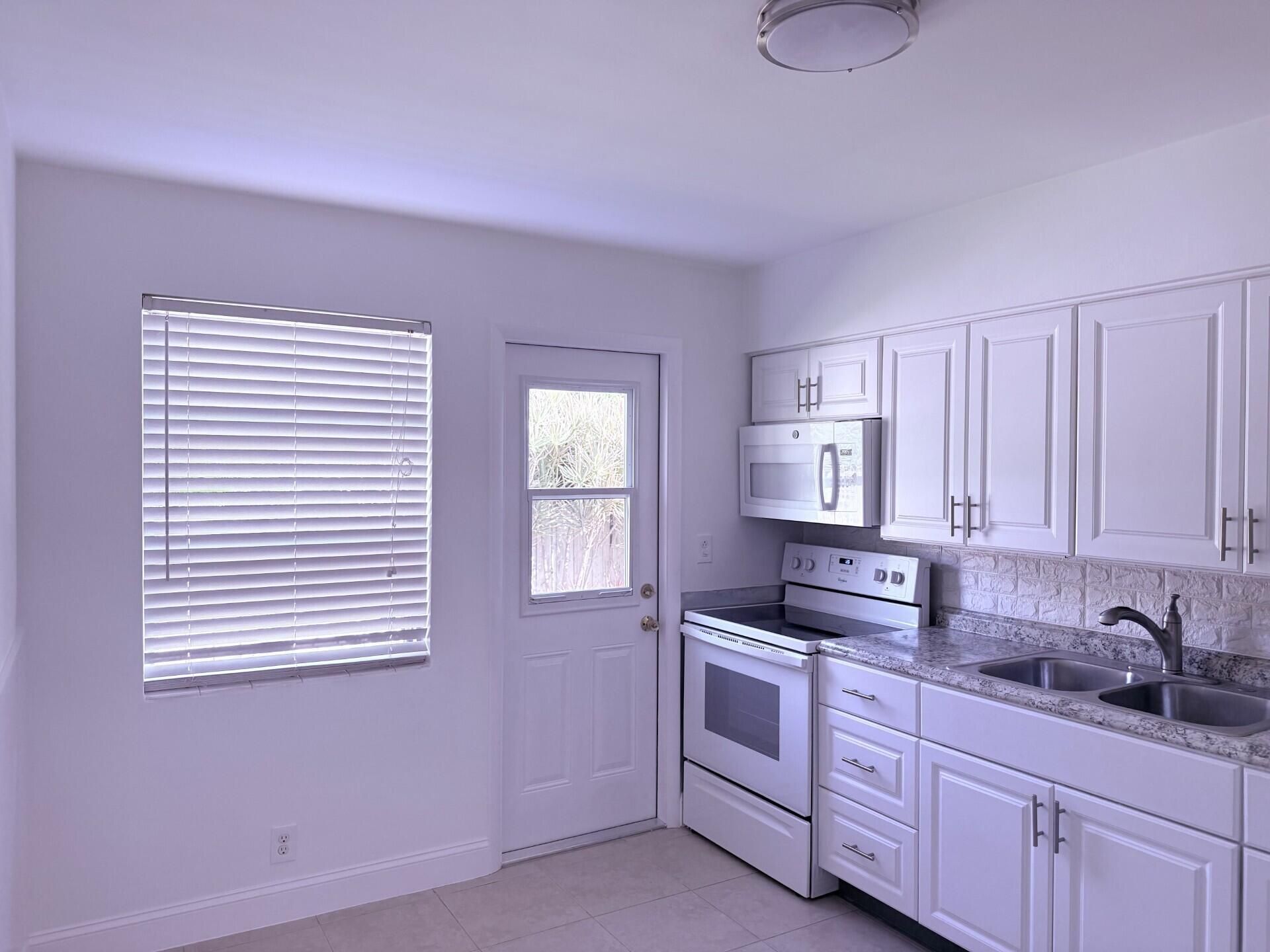 626 Prosperity Farms Rd Road, Unit 6, North Palm Beach, FL 33408 Photo