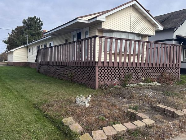 816 W Adams Street, Iron River, MI 49935