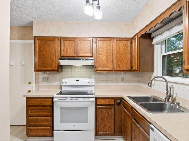 1501 Rolling Meadows Drive, Vermilion, OH 44089 Photo 24