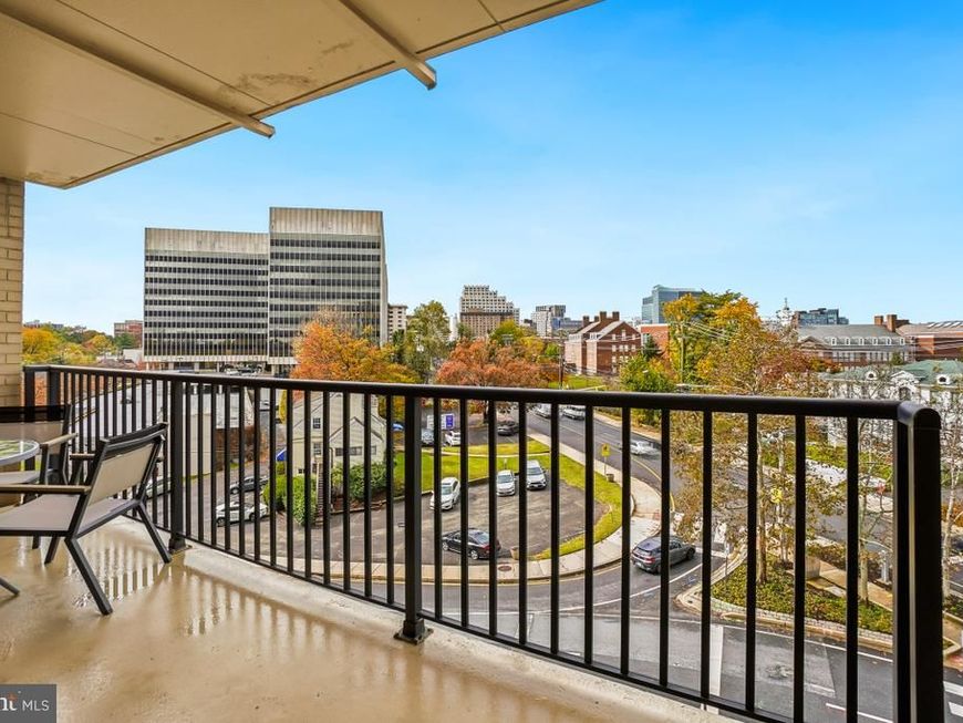 4242 East West Hwy, Unit 514, Chevy Chase, MD 20815 Main Photo