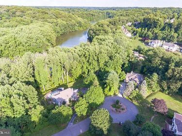 25 LANGTON LANE, NEWTOWN SQUARE, PA 19073