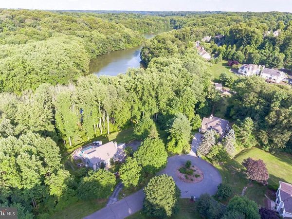 25 LANGTON LANE, NEWTOWN SQUARE, PA 19073