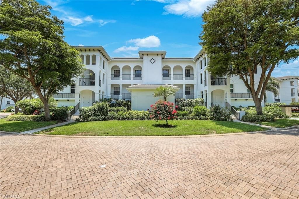 795 Bentwater Cir, Unit 202, Naples, FL 34108 Photo