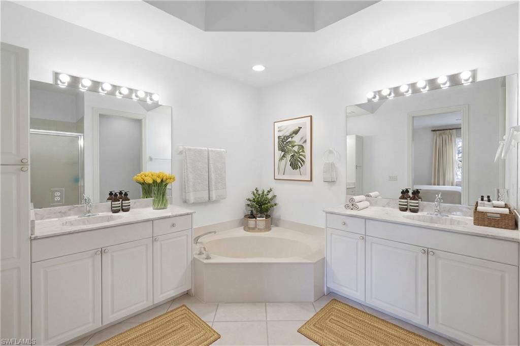795 Bentwater Cir, Unit 202, Naples, FL 34108 Photo